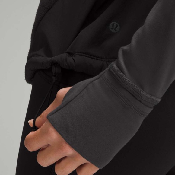 🆕WT! Lululemon Fleece-Lined Running Vest in Black • Woman’s Size 6 - Picture 5 of 10